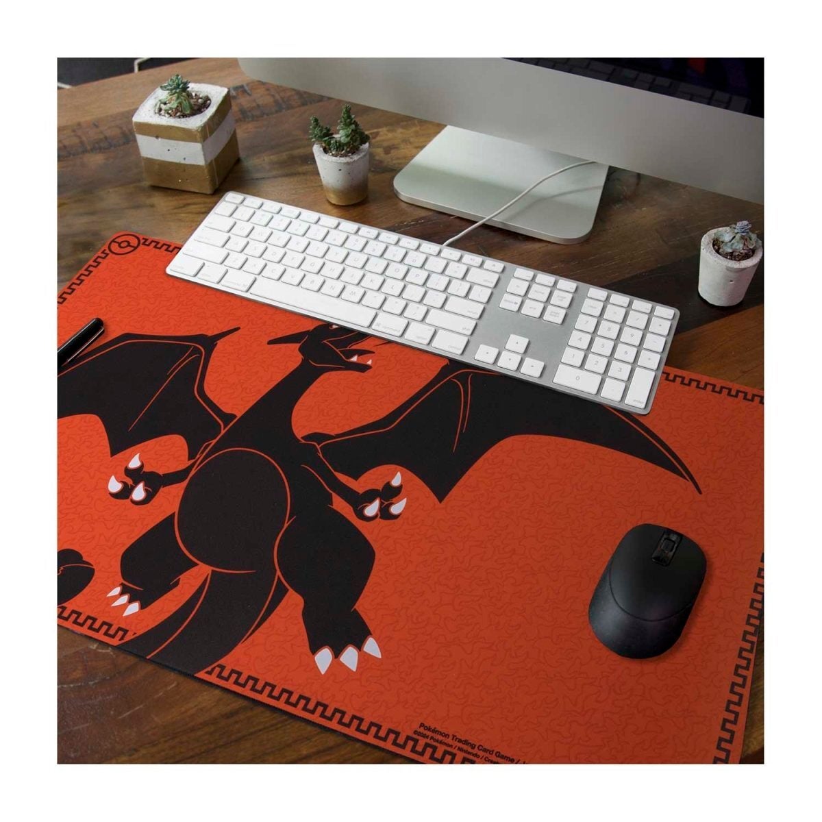 海外ポケモンカード　リザードンプレミアムプレイマット　Pokémon TCG: Scorching Charizard Premium Playmat